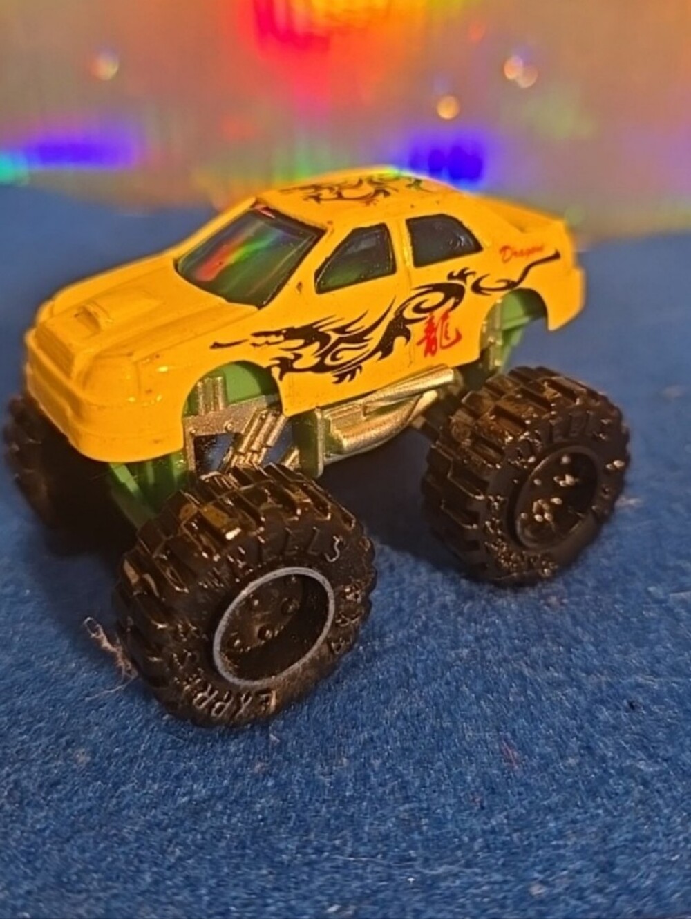 071426 Turbo Wheels Diecast Monster Truck Express Wheels 4X4 Yellow Dragon Green